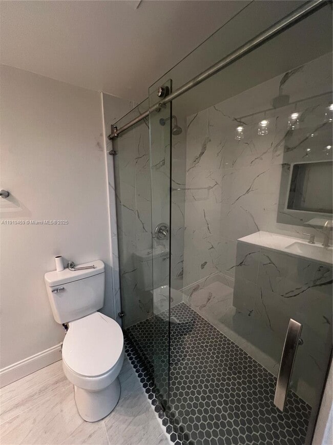 Building Photo - 301 Cambridge Rd