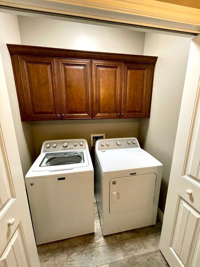 Building Photo - Beautiful 3 Bedroom Home in Central Kingman!