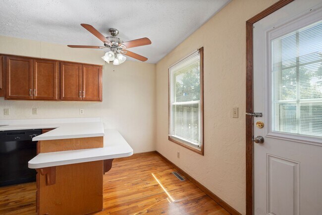 Building Photo - S1005-MF2