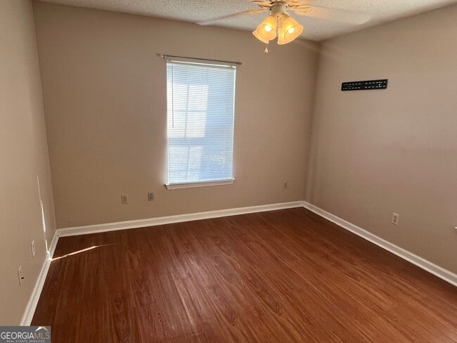 Building Photo - 105 Driftwood Ct
