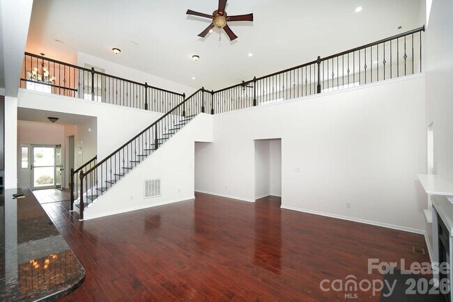 Building Photo - 4224 Lois Ln