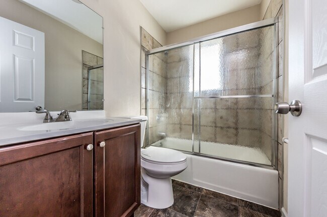 Building Photo - Southview Plaza Townhomes