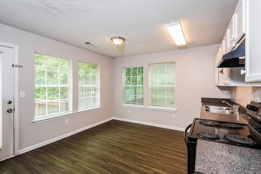 Building Photo - 7957 Lake Wind Ct