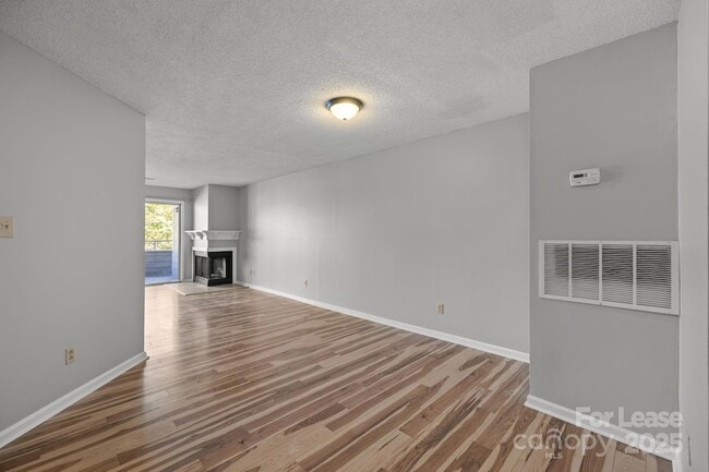 Building Photo - 2505 Stockbridge Dr