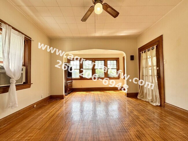 Building Photo - 811 Columbia Ave