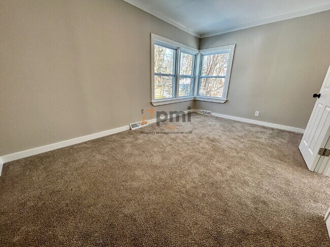 Building Photo - 14725 Bryan St