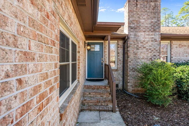 Building Photo - 6115 Gondolier Dr