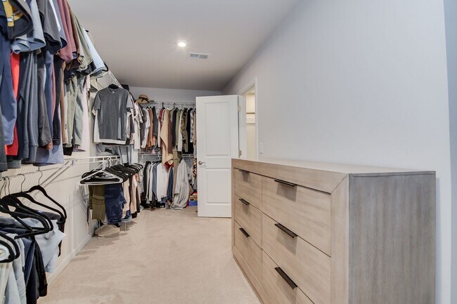 Building Photo - Harlem Beauty!