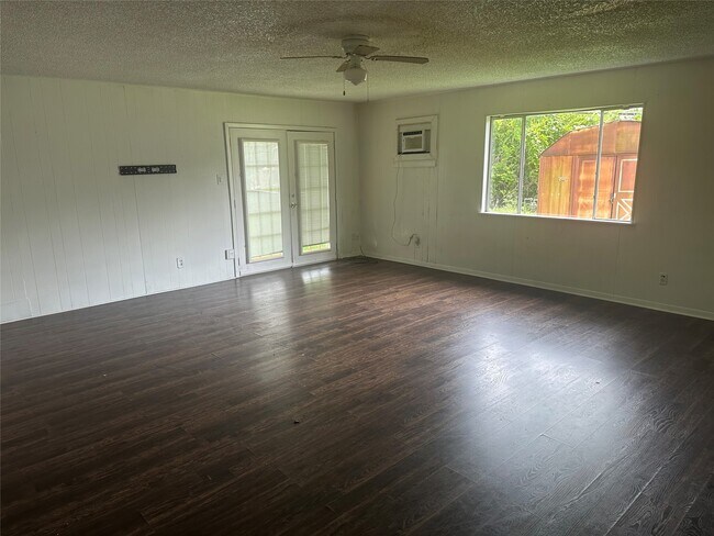 Building Photo - 3118 Dacca Dr