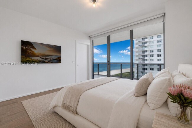 Building Photo - 5875 Collins Ave