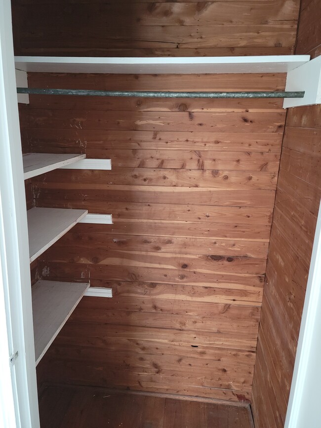 Building Photo - 1528 Steves Ave