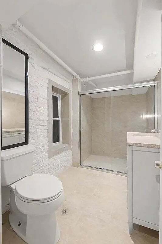 Building Photo - 518 E 83rd St