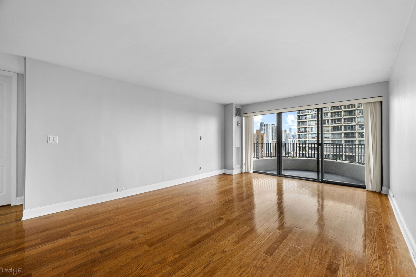 Building Photo - 2020 N Lincoln Park W