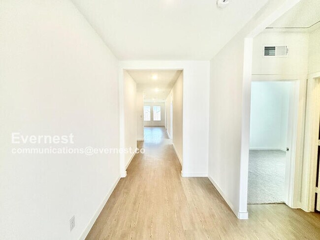 Building Photo - 1353 Rockwell Dr