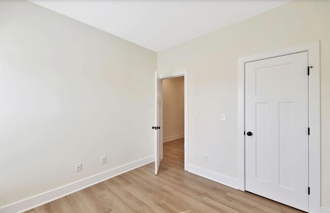 Building Photo - 17121 W Kashmir St