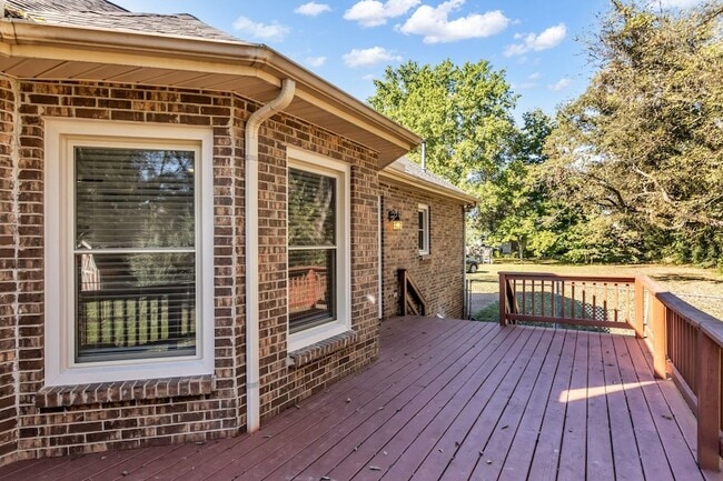 Building Photo - 2560 Choctaw Trce