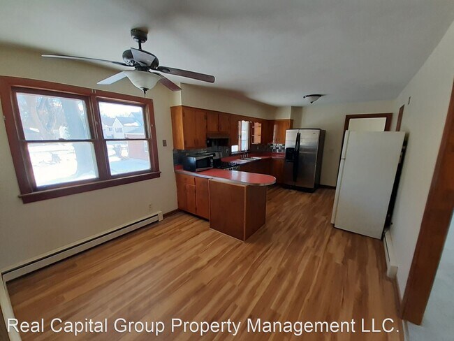 Building Photo - 3 br, 1 bath House - 25 Clinton St