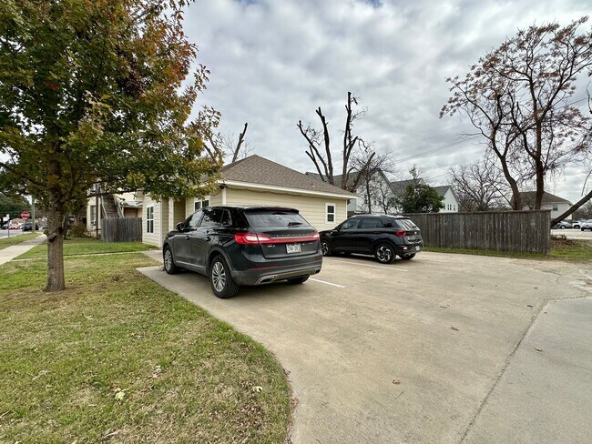 Building Photo - 1801 S 10th St