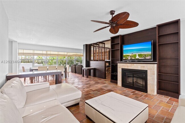 Building Photo - 10190 Collins Ave