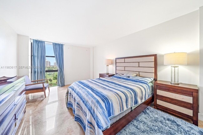 Building Photo - 20335 W Country Club Dr