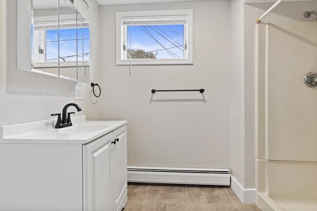 Building Photo - 26 High St