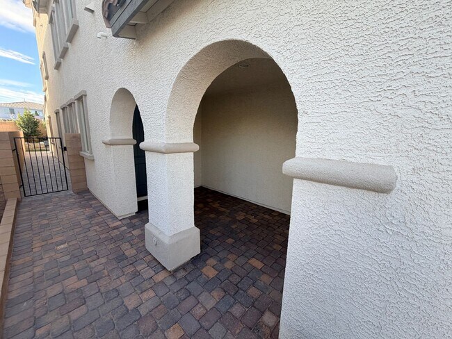 Building Photo - Unique Floorplan in Skye Canyon!