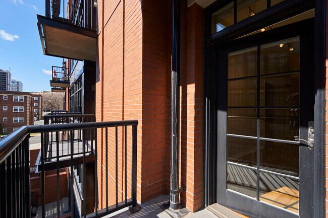 Building Photo - 1610 N Queen St