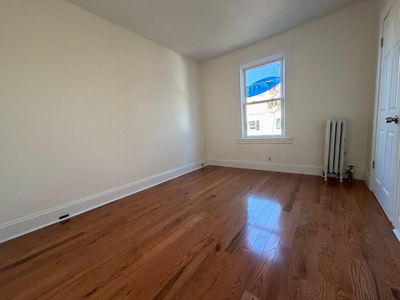 Building Photo - 12 Winthrop St