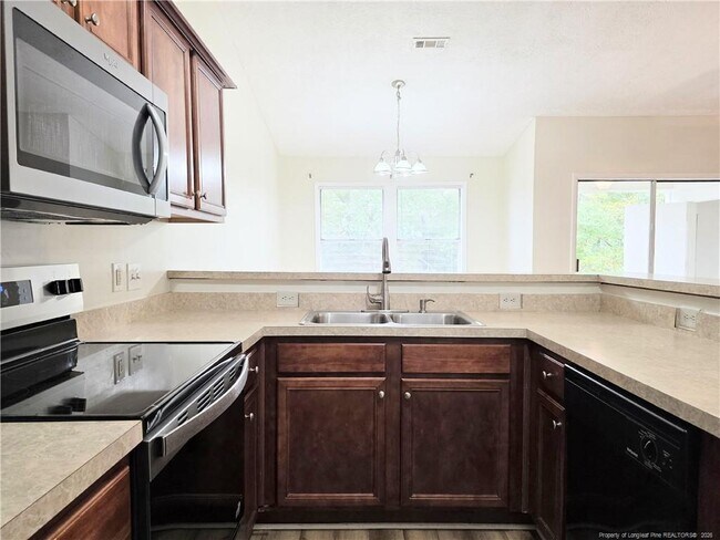 Building Photo - 6768 Willowbrook Dr