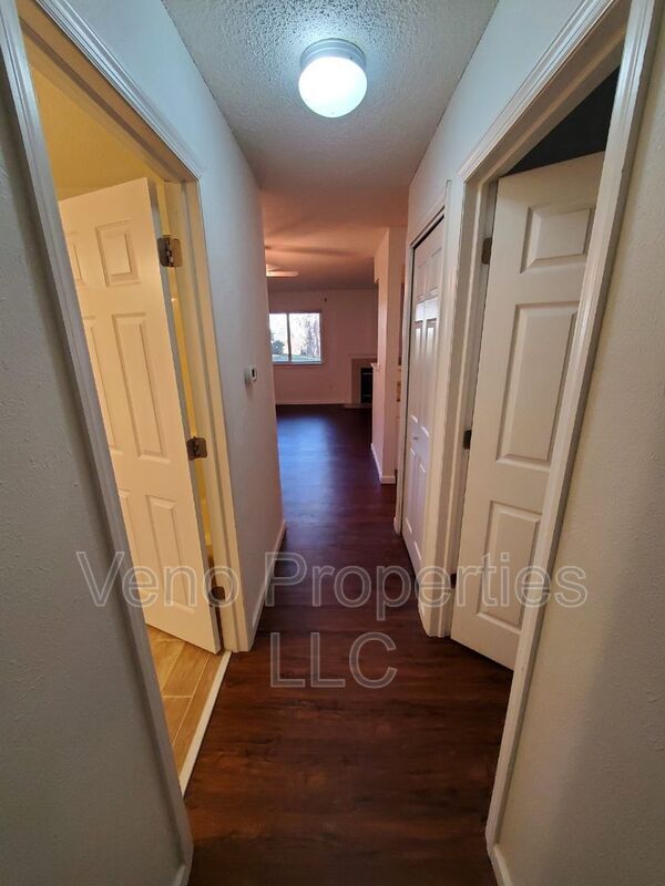 Building Photo - 111 Yorktown Dr