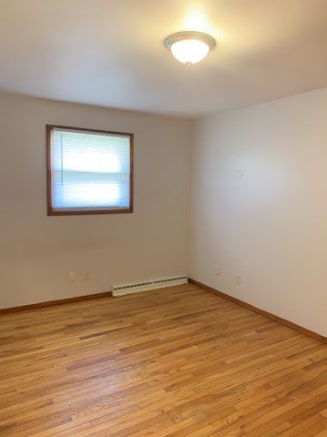 Building Photo - 4836 N Green Bay Rd