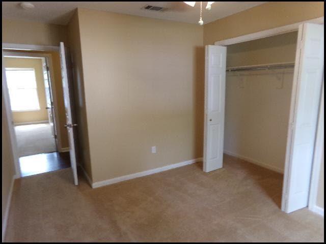 Building Photo - 1009 Foxwood Dr