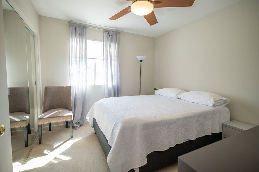 Building Photo - 12207 Vía Santa Marta