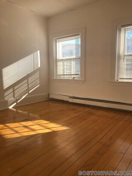 Building Photo - 270 Bowdoin St