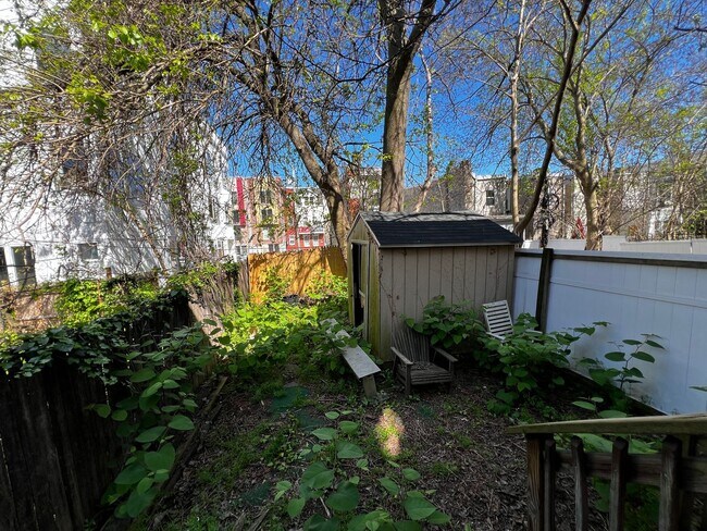 Building Photo - 425 N Preston St