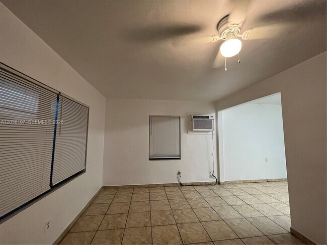 Building Photo - 6543 SW 28th St