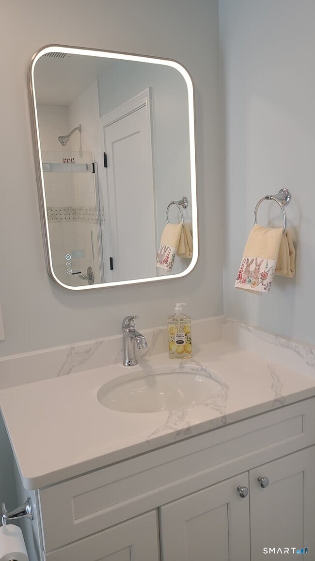 Building Photo - 43 W Prospect St