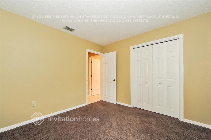 Building Photo - 4300 Ridgemoor Dr N