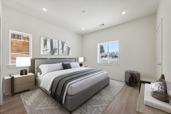 Building Photo - 4802 N Congress Ave