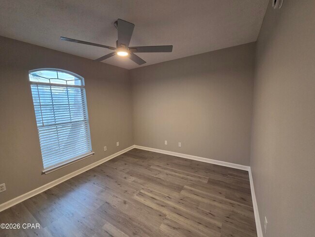Building Photo - 5810 Sunset Ave