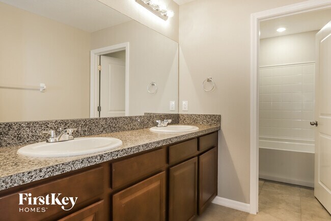 Building Photo - 17114 White Mangrove Dr