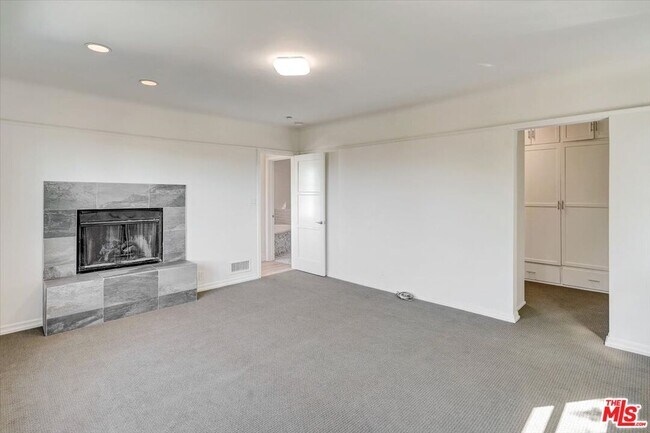 Building Photo - 7450 Palo Vista Dr