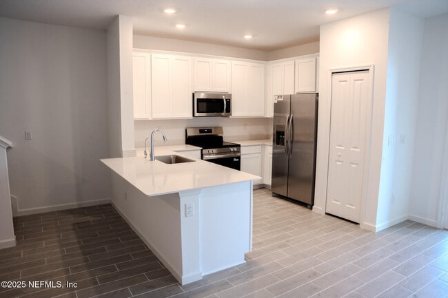 Building Photo - 2221 Windward Cay Ln