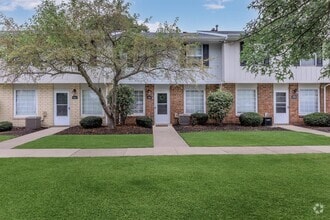 Building Photo - Westchester Townhomes
