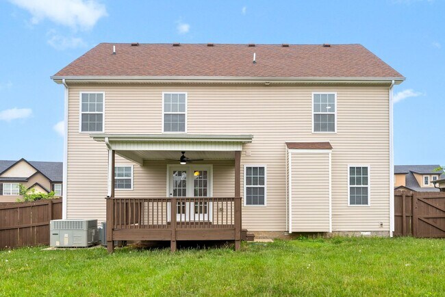 Building Photo - Pet Friendly Four Bedroom!