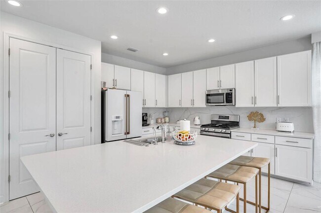 Building Photo - 32203 MAHOGANY Dr