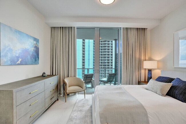 Building Photo - 3100 N Ocean Dr