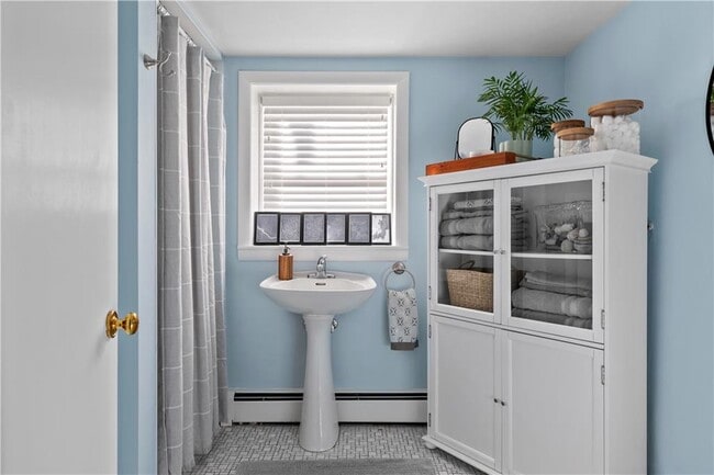 Building Photo - 84 Birchwood Dr