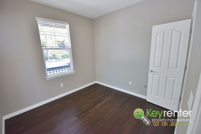 Building Photo - Beautiful 4 Bedroom Windemere Home on Corner Lot