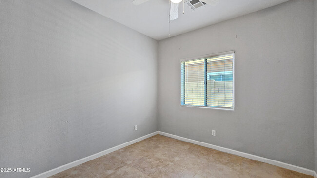 Building Photo - 14354 W Weldon Ave
